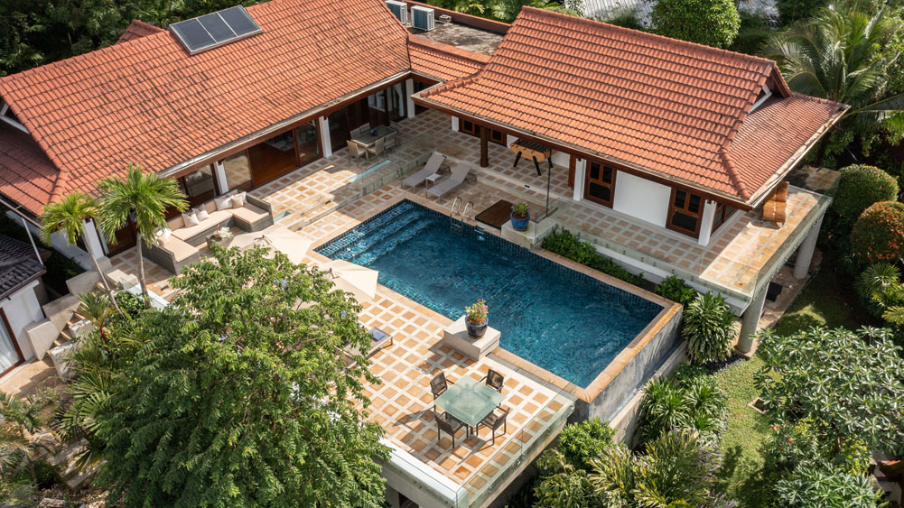 Infinity View - Luxurious cliffside tropical haven